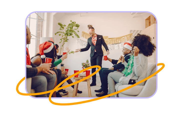 Des collègues partagent un moment festif au bureau, visuel de l'article sur les animations de fin d'année en entreprise