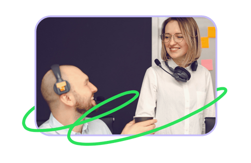 Deux collègues discutent calmement au bureau, visuel de l'article sur le handicap invisible au travail