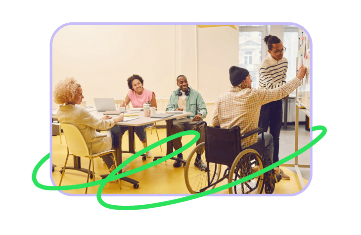 Une équipe échange lors d'un atelier, visuel de l'article sur la sensibilisation au handicap en entreprise